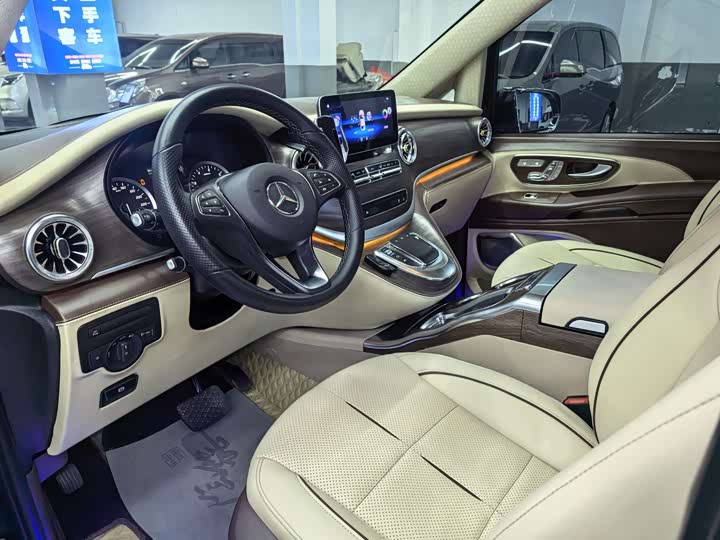 صورة 4 - Mercedes-Benz Vito