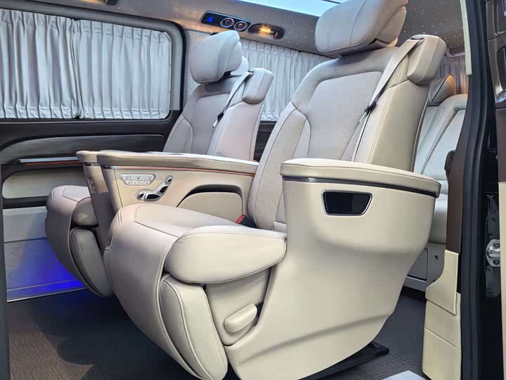 صورة 5 - Mercedes-Benz Vito
