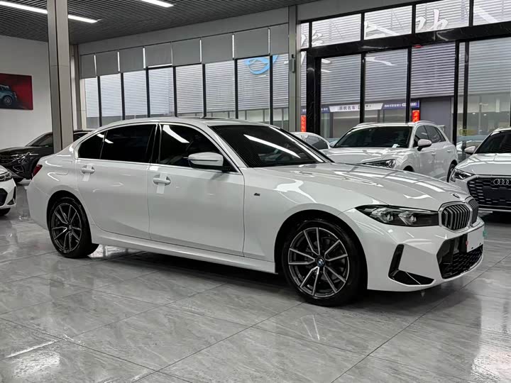 Zdjęcie 4 - BMW 3 Series
