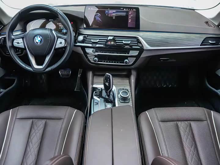 2022 BMW 5 Series Hybrid
