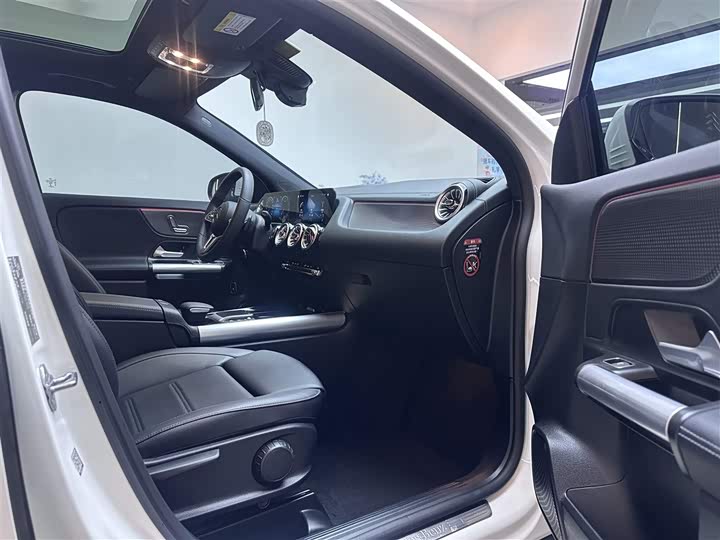 Фото 6 - Mercedes-Benz GLA-Class