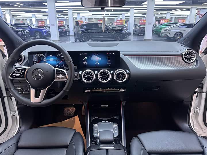 Фото 8 - Mercedes-Benz GLA-Class