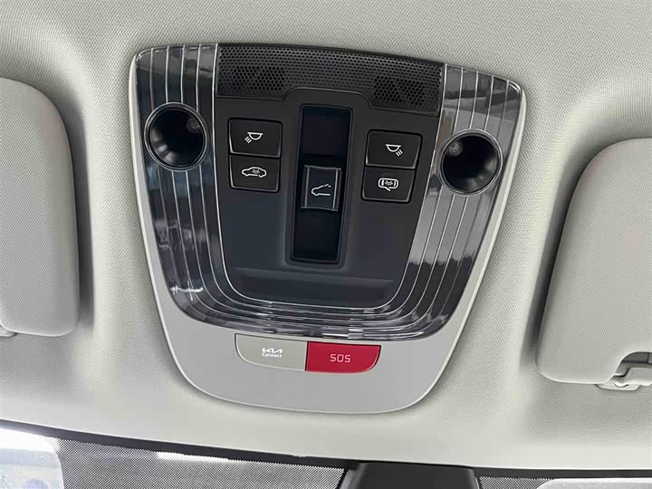 Kia Sportage 2025 2025款 1.5T 两驱尊贵智享版