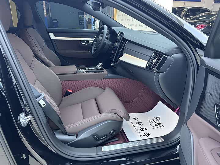 Volvo S90 2026 2026款 B5 智远豪华版