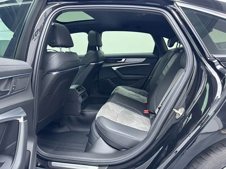 Photo 8 - Audi A6L