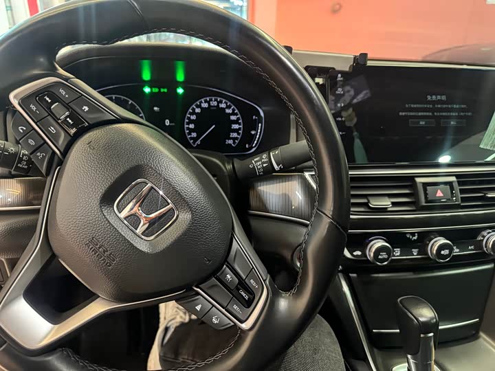 Photo 5 - Honda Accord