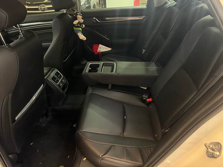 Photo 7 - Honda Accord