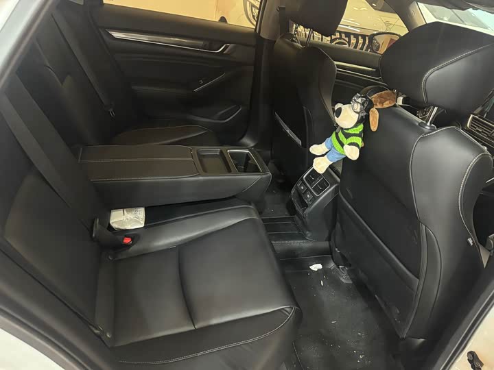 Photo 9 - Honda Accord