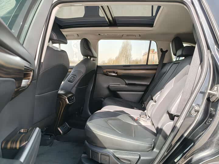 Toyota Highlander 2024 2024款 2.5L智能电混双擎两驱豪华版 7座