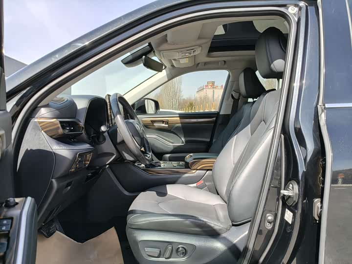Toyota Highlander 2024 2024款 2.5L智能电混双擎两驱豪华版 7座