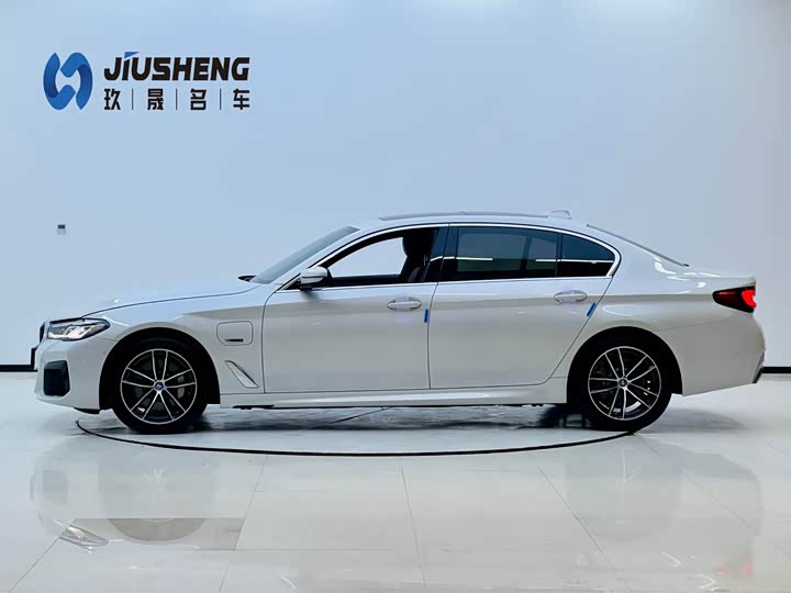 2022 BMW 5 Series Hybrid