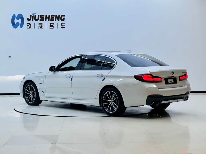 2022 BMW 5 Series Hybrid