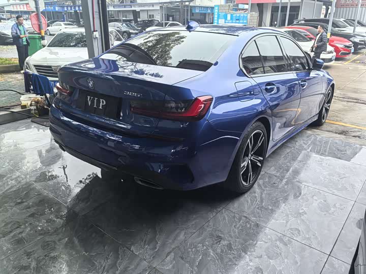 Zdjęcie 4 - BMW 3 Series