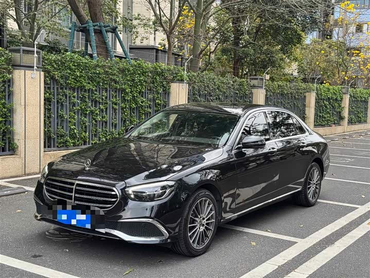 صورة 1 - Mercedes-Benz E-Class
