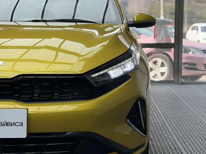 Kia K3 2023 2023款 1.5L CVT尊贵版