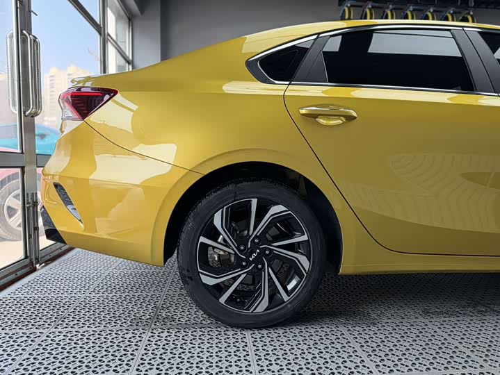 Kia K3 2023 2023款 1.5L CVT尊贵版