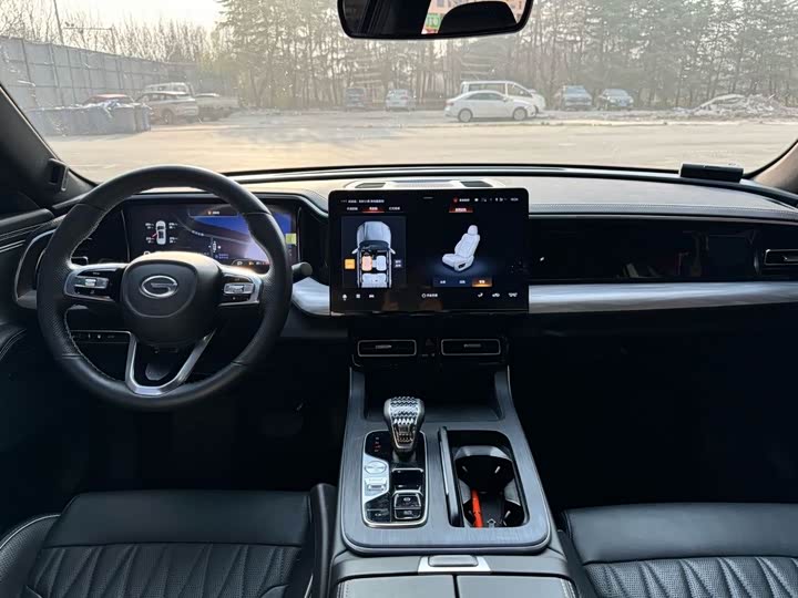 GAC Trumpchi GS8 2024 2024款 领航系列 2.0TGDI 两驱豪华智联版 7座
