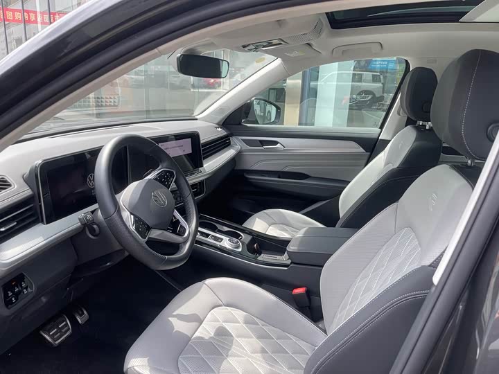 Volkswagen Tavendor 2025 2025款 380TSI 四驱R-Line巡游 众享款