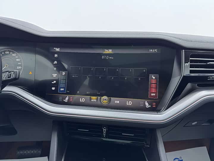 Volkswagen Touareg 2022 2022款 3.0TSI 锐享版 曜黑运动套装