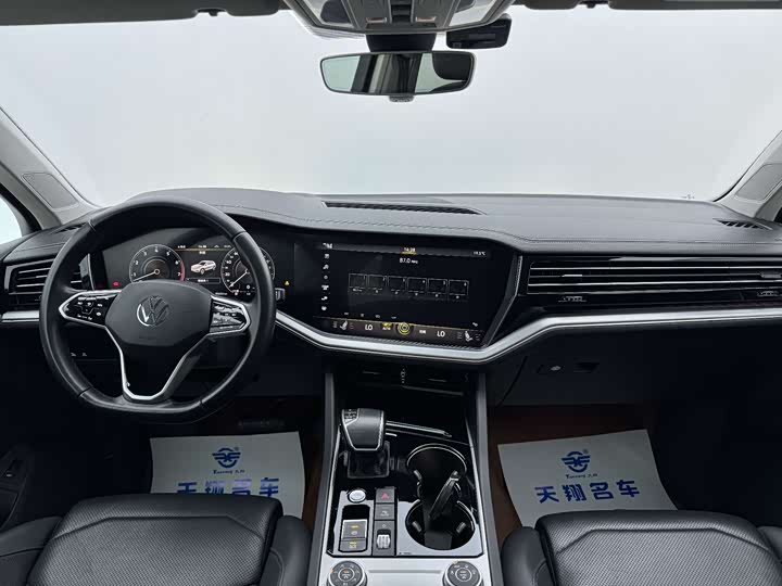 Volkswagen Touareg 2022 2022款 3.0TSI 锐享版 曜黑运动套装