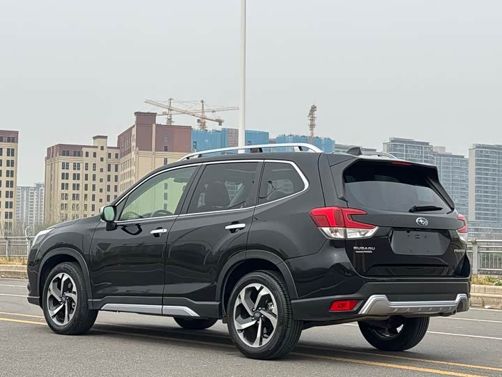 Фото 8 - Subaru Forester