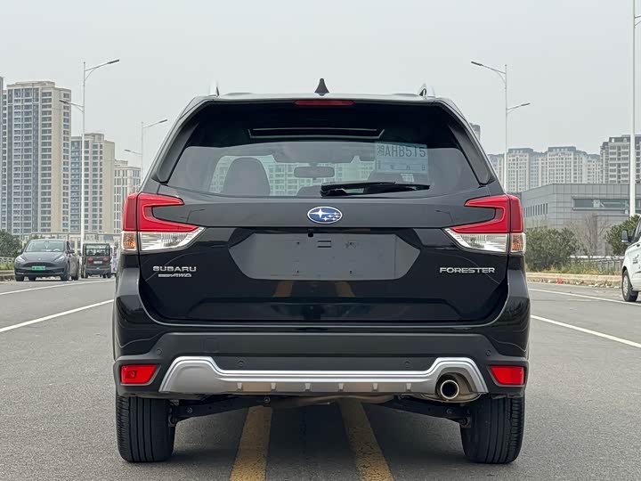 Фото 9 - Subaru Forester