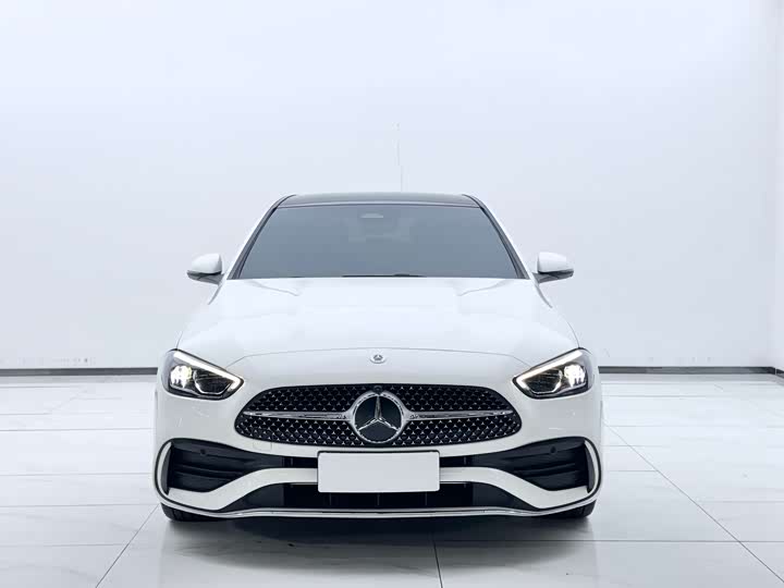 صورة 2 - Mercedes-Benz C-Class