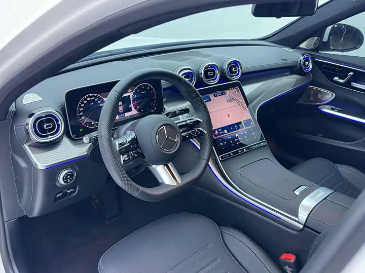 صورة 4 - Mercedes-Benz C-Class