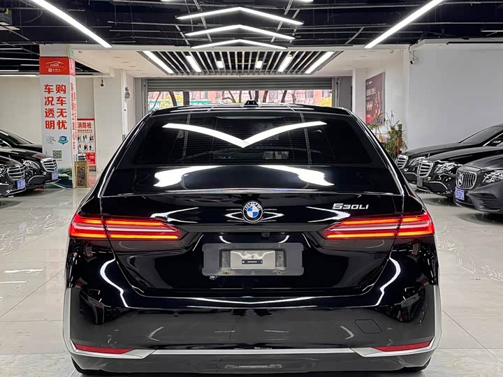 صورة 8 - BMW 5 Series
