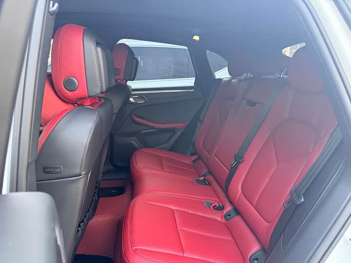 Porsche Macan 2025 2025款 Macan 2.0T 逐梦版