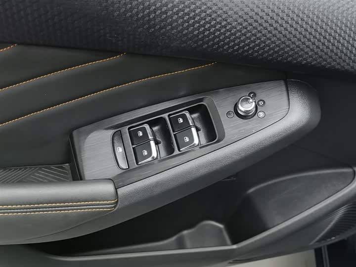 Dongfeng Aeolus Yixuan Max 2023 2023款 1.5T 超炫潮爸版
