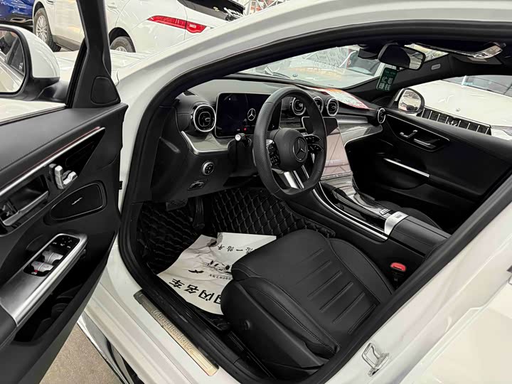 Фото 4 - Mercedes-Benz C-Class