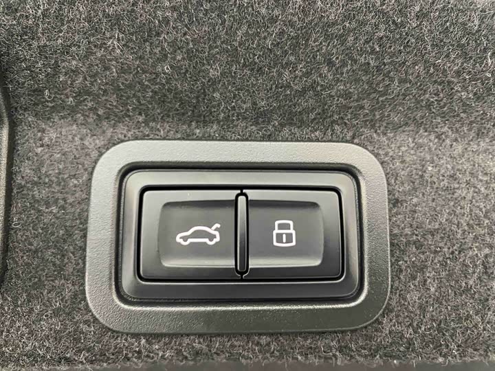 Photo 9 - Audi A6L