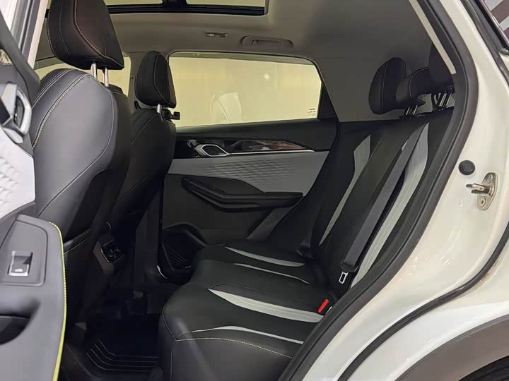 Geely Coolray 2023 2023款 缤越COOL 1.5TD DCT冠军版