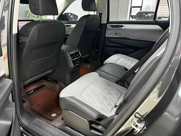 Volkswagen Tavendor 2024 2024款 380TSI 四驱R-Line巡游版