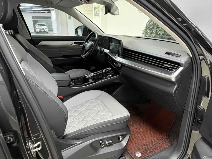 Volkswagen Tavendor 2024 2024款 380TSI 四驱R-Line巡游版