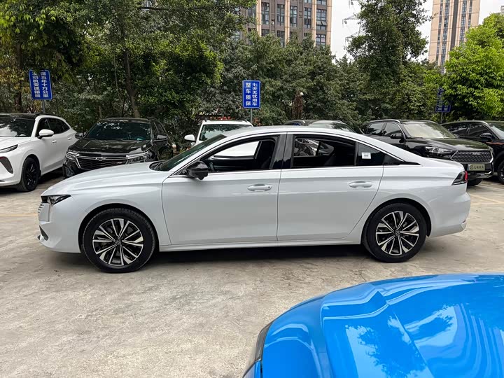 Peugeot 508 2023 2023款 508L 400THP 驭控旗舰版