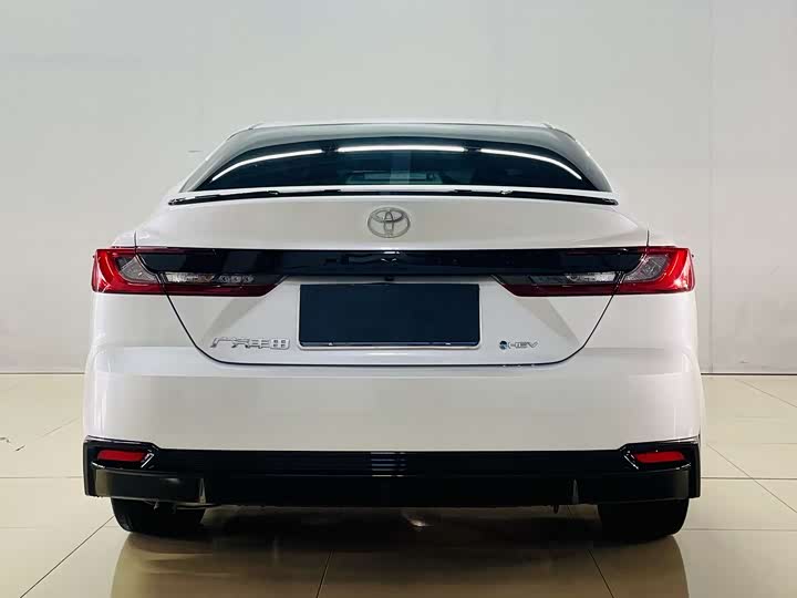 Toyota Camry 2026 2026款 双擎 2.0HSE 运动Lite版