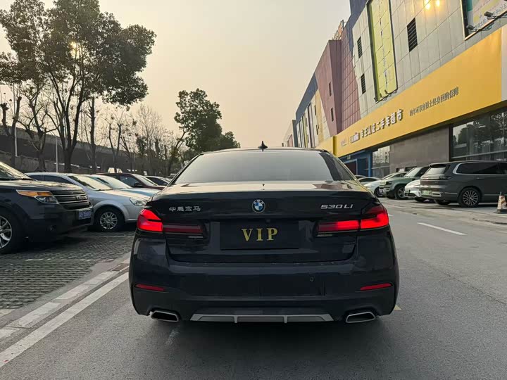 Zdjęcie 8 - BMW 5 Series