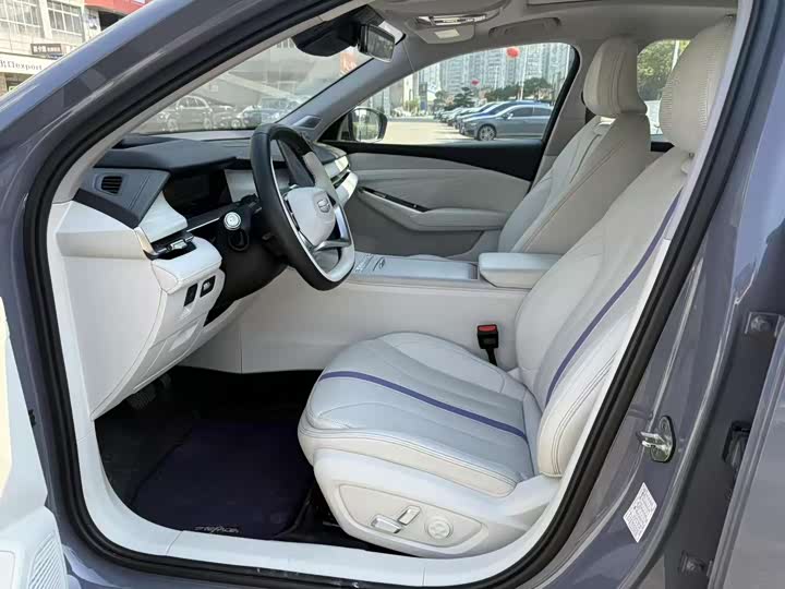Geely Preface L 2024 2024款 油混 1.5TD 天宫版