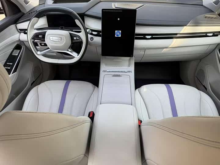 Geely Preface L 2024 2024款 油混 1.5TD 天宫版