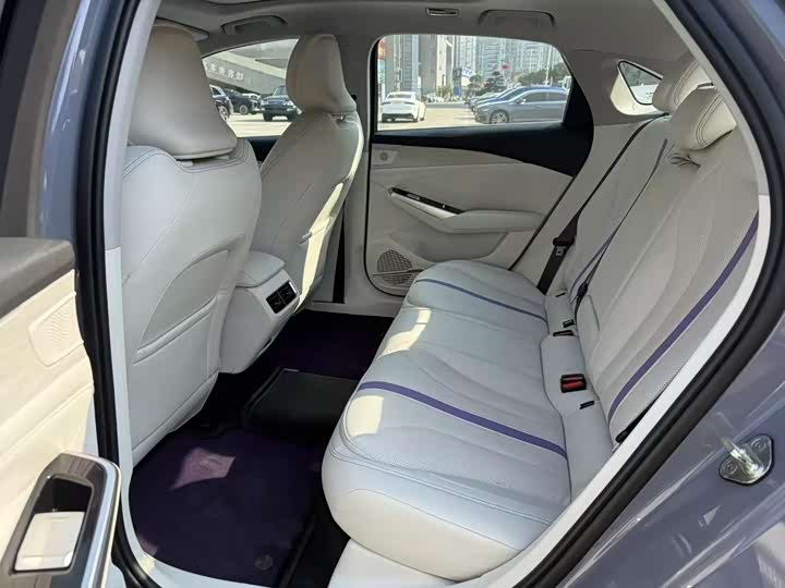 Geely Preface L 2024 2024款 油混 1.5TD 天宫版
