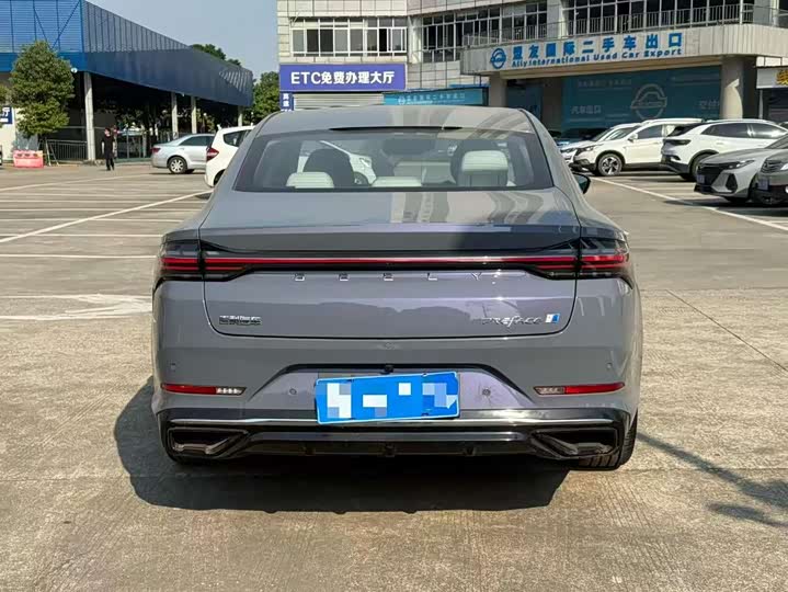 Geely Preface L 2024 2024款 油混 1.5TD 天宫版