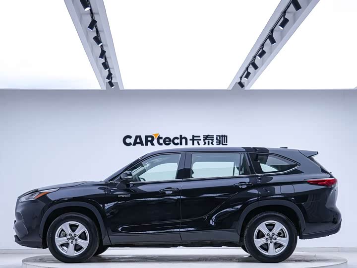 Фото 2 - Toyota Highlander