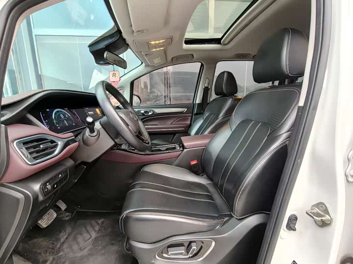 GAC Trumpchi M6 2023 2023款 PRO 270T DCT豪华版
