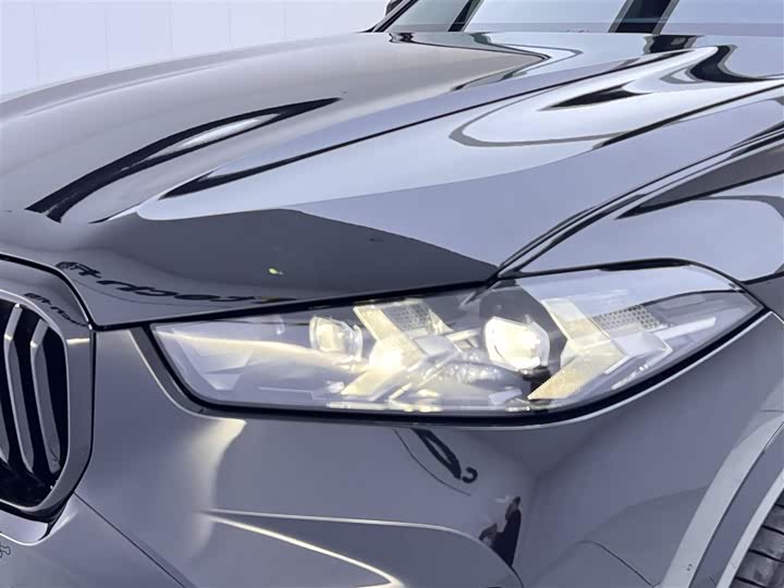 BMW X5 2026 2026款 xDrive 30Li 尊享型M运动曜夜套装