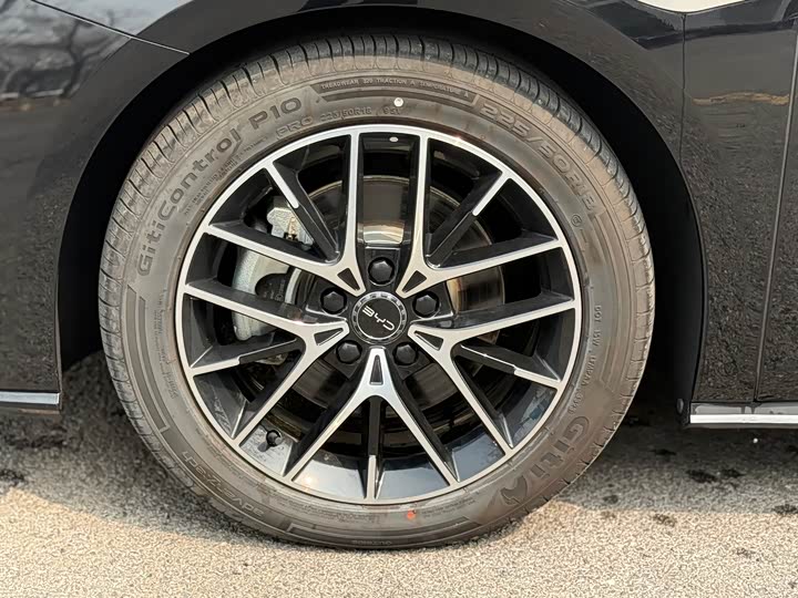 BYD Seal 2023 2023款 DM-i 1.5T 121km 旗舰型
