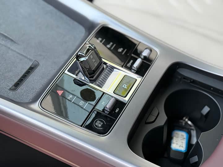 BYD Seal 2023 2023款 DM-i 1.5T 121km 旗舰型