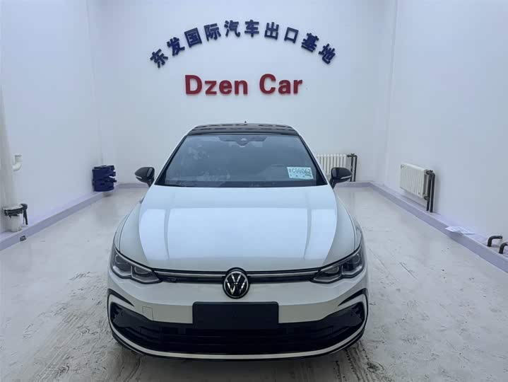 Фото 2 - Volkswagen Golf