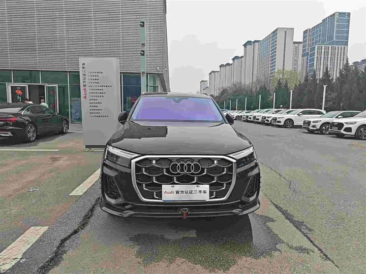 Audi Q7 2025 2025款 55 TFSI quattro S line运动型